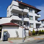 Deskoni's Place Πανσιόν 2*