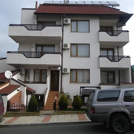 Deskoni's Place 로제넷츠